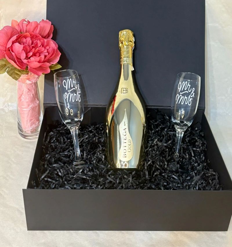 Bottega Champagne Box (750ml) – Personalized Elegance 🍾🎁
