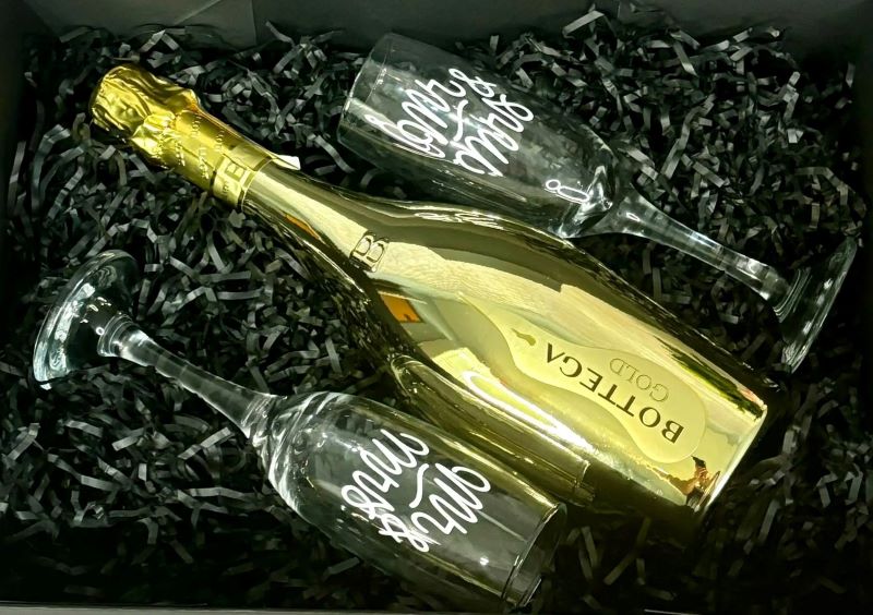 Bottega Champagne Box (750ml) โ Personalized Elegance ๐พ๐